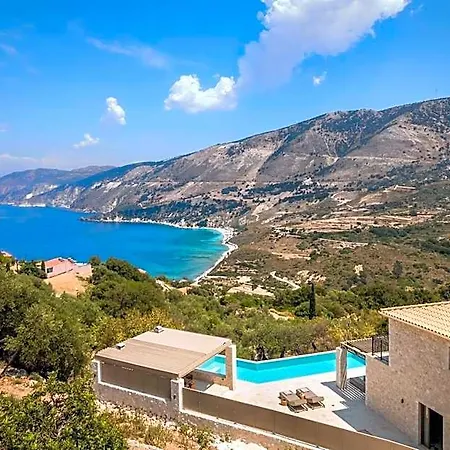 فندق Adrias Kefalonia 4*